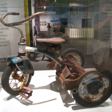 The Van Grasmaaier Tricycle the_van_grasmaaier_tricycle_1__erik_peterson_2008.jpg